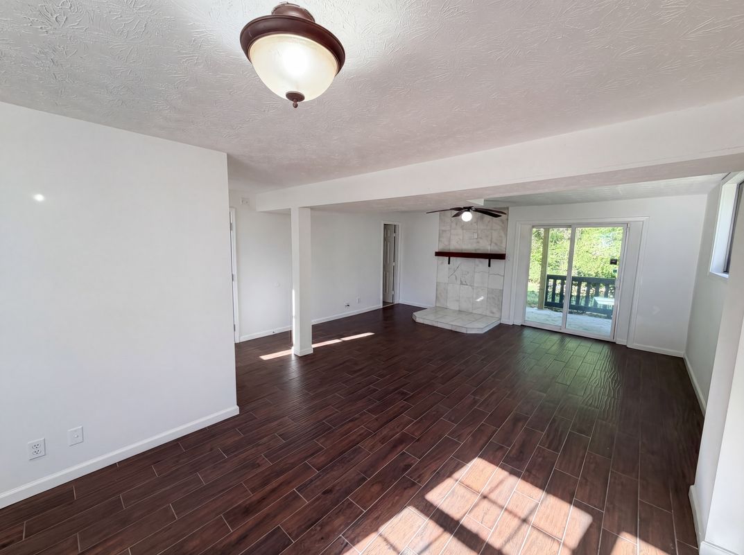 Photo 3 of 16 of 1010 Buckhurst Dr, Atlanta, GA