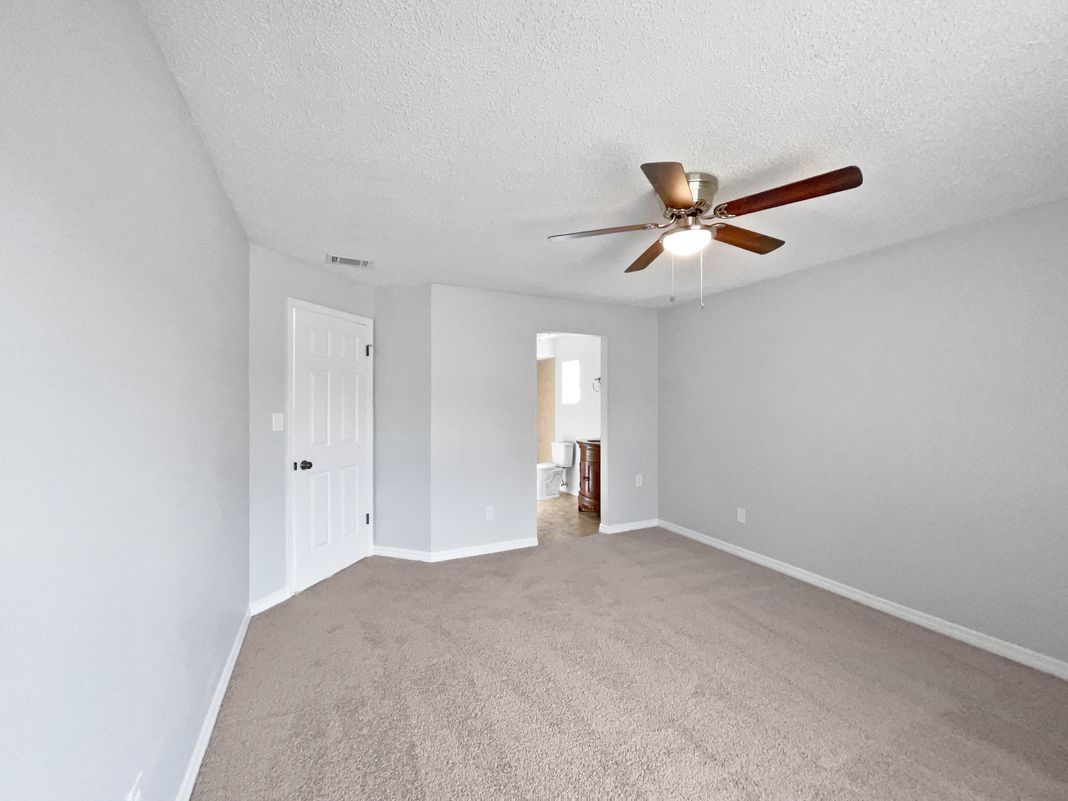Photo 9 of 22 of 831 Haulover Dr, Altamonte Springs, FL