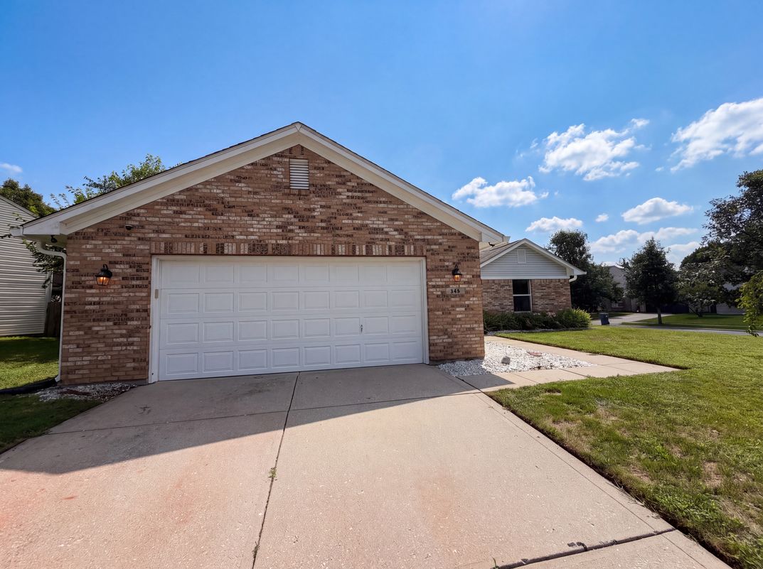 Photo 14 of 16 of 345 Leffler Dr, Indianapolis, IN