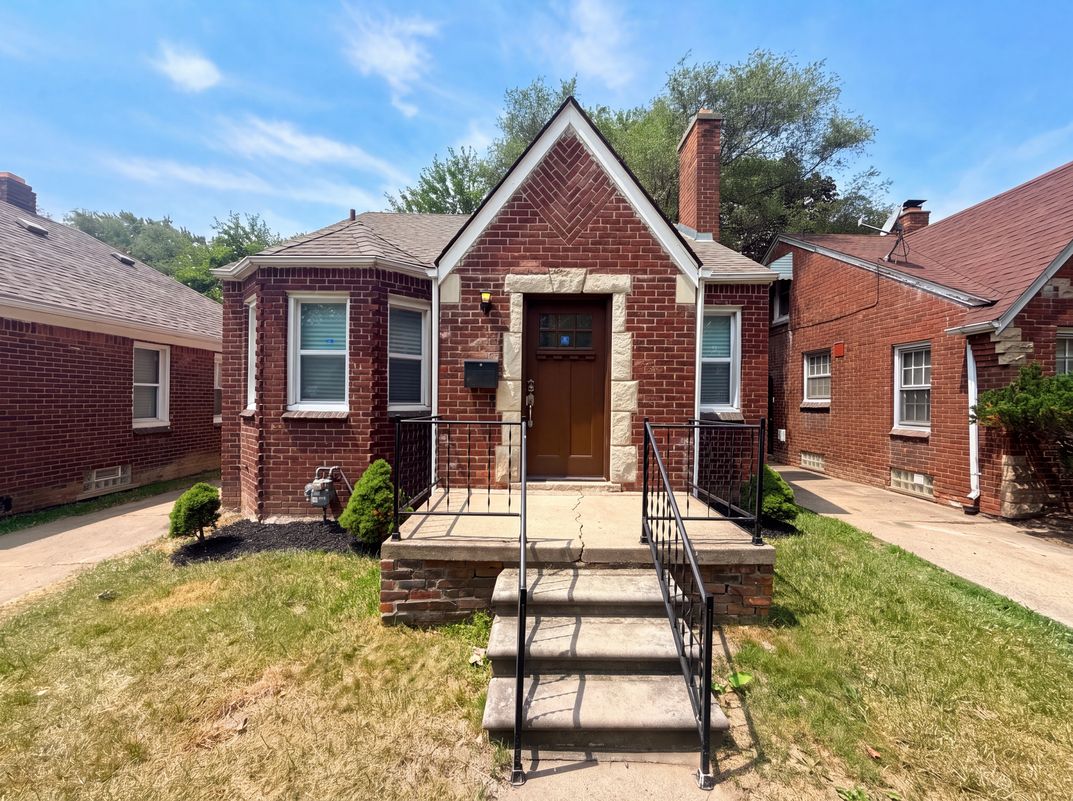 Property photo 1 of 16853 Saint Marys St