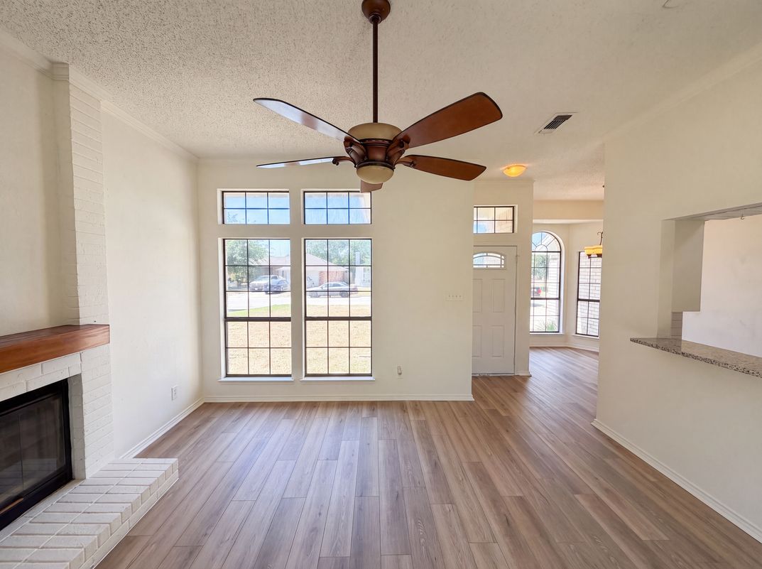 Property photo 3 of 6612 Lakeside Dr