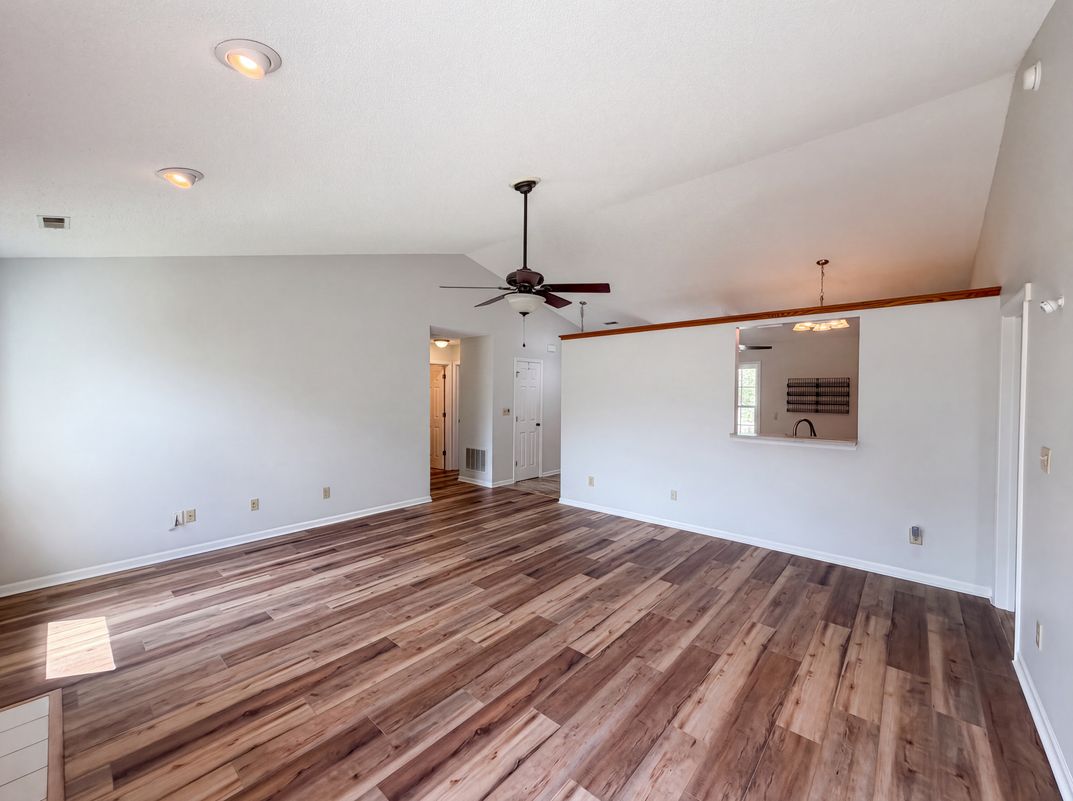 Photo 12 of 16 of 345 Leffler Dr, Indianapolis, IN