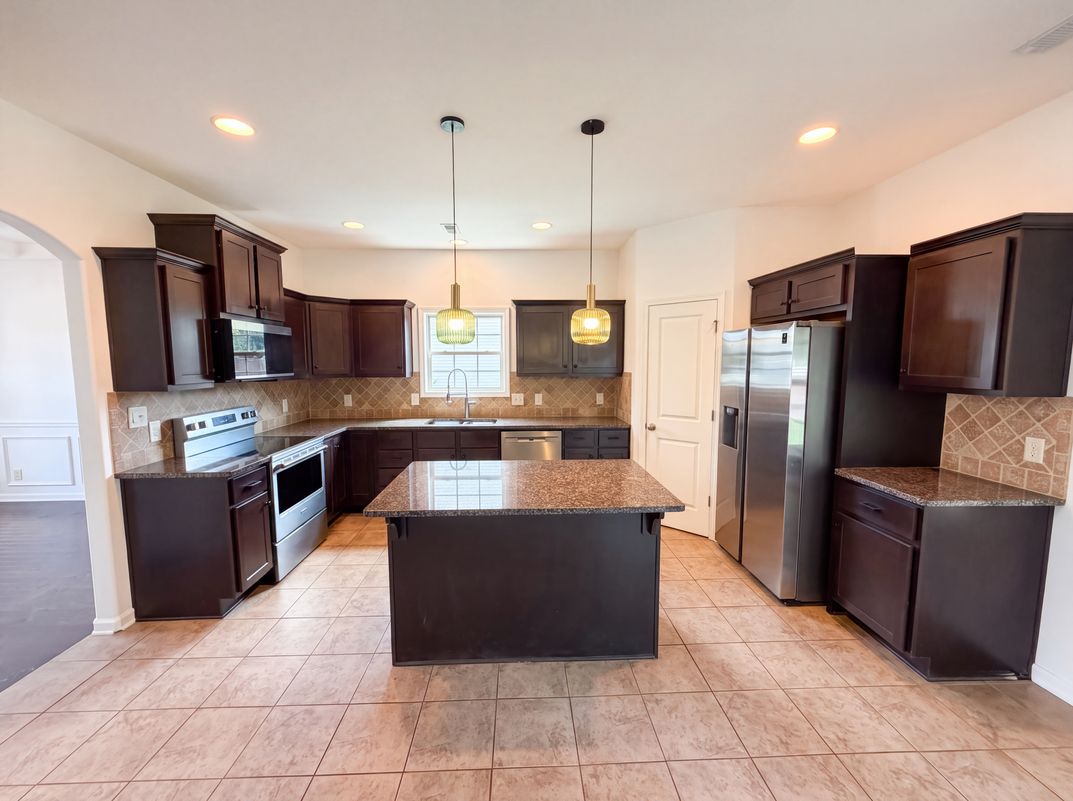 Photo 6 of 44 of 791 W Glenview Dr, Lenoir City, TN