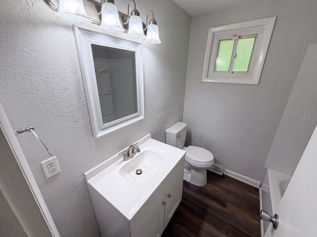 Photo 10 of 19 of 2434 W 67th St, Indianapolis, IN