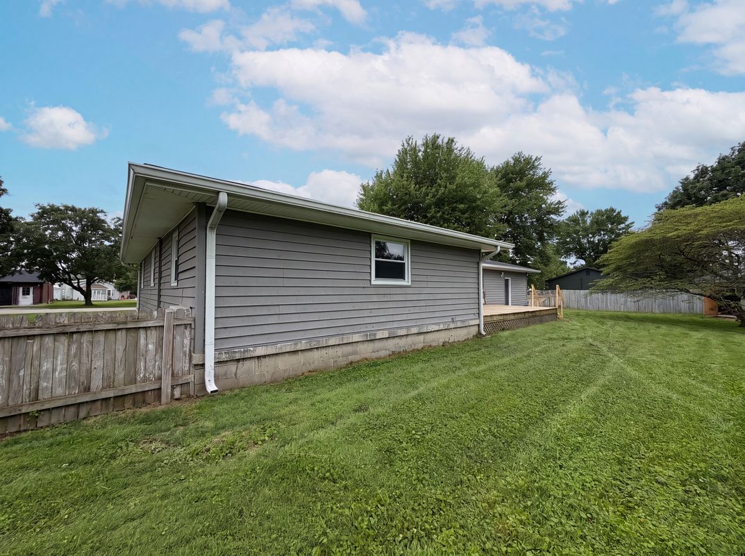 Photo 20 of 22 of 902 W Highland Dr, Shelbyville, IN