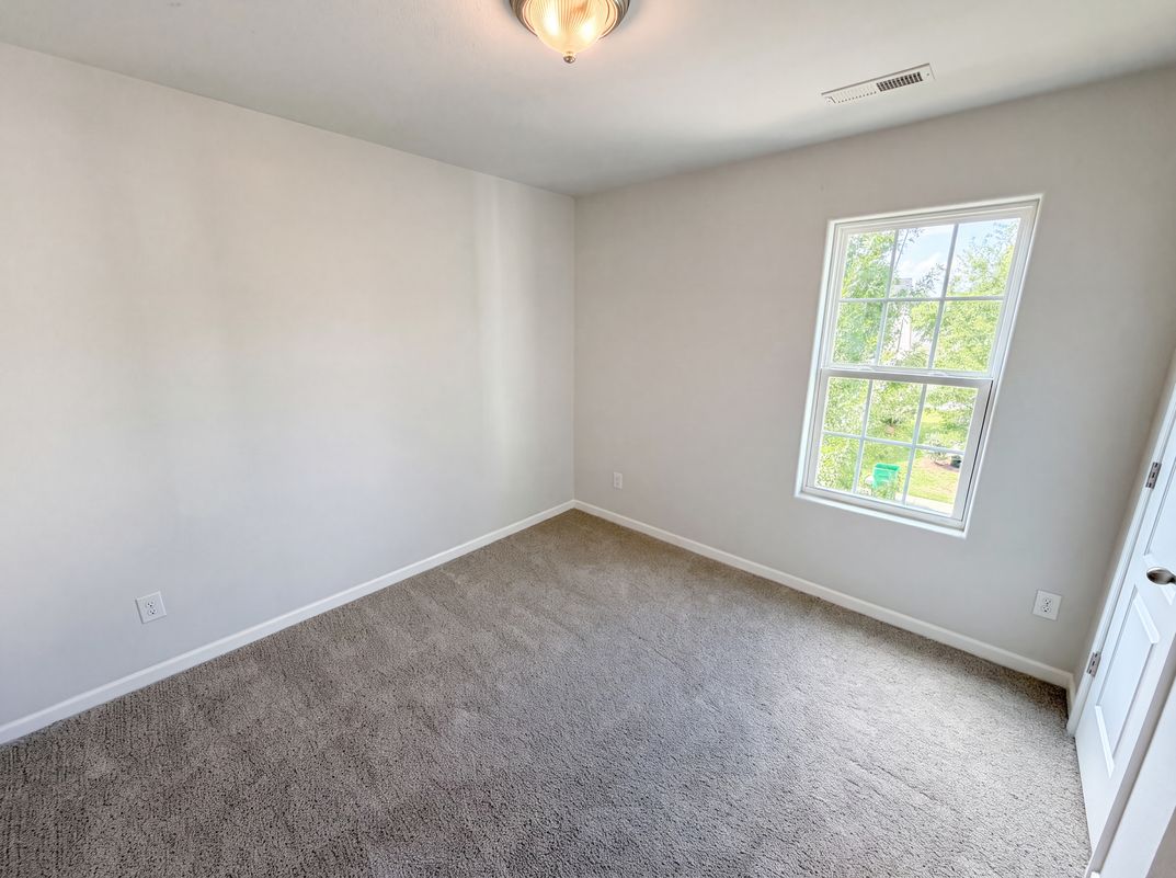 Photo 11 of 21 of 8222 Gabon Ct, Charlotte, NC