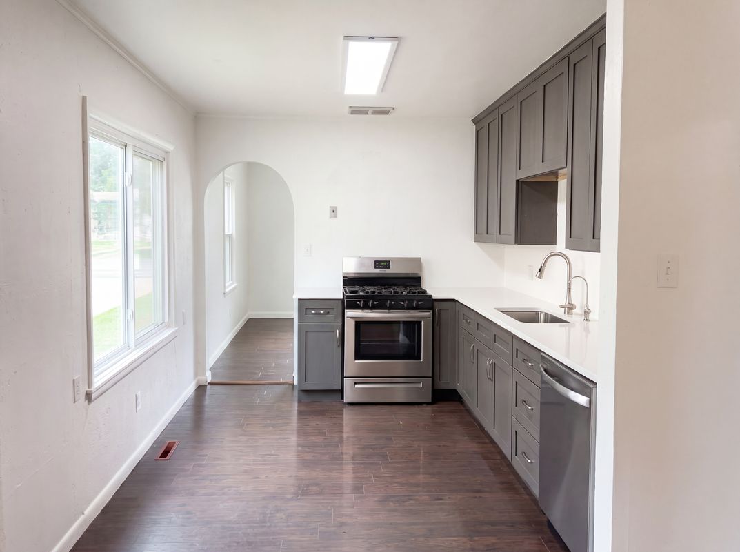 Photo 2 of 18 of 818 W Rush St, Enid, OK