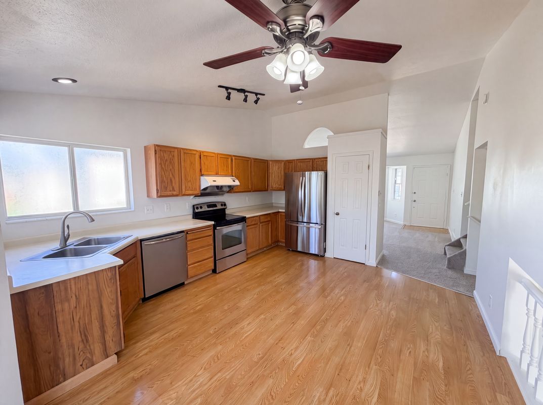 Photo 6 of 24 of 532 W 860 S, Tremonton, UT