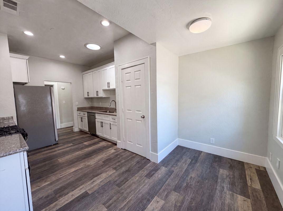 Photo 14 of 29 of 1860 W Willow St, Stockton, CA