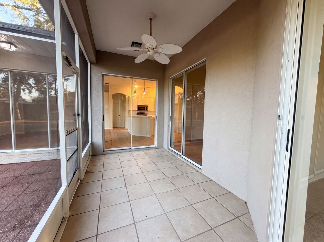Photo 19 of 22 of 203 Taylor Bay Ln, Brandon, FL