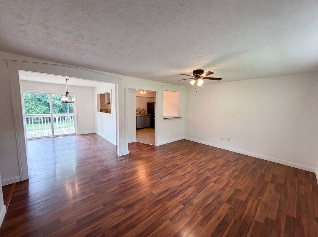 Photo 7 of 30 of 8505 Troutman Ln, Knoxville, TN
