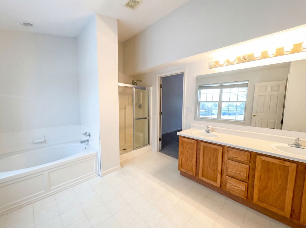 Photo 12 of 21 of 5259 Baysdon Cir, Indianapolis, IN