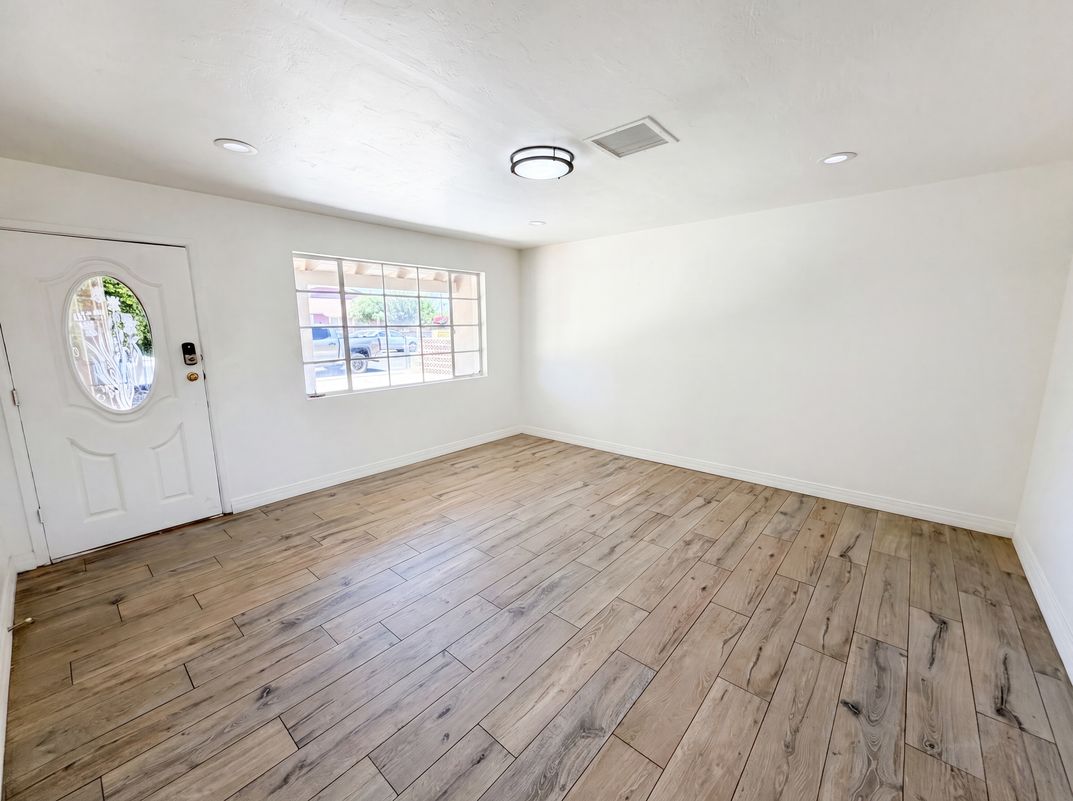 Photo 3 of 21 of 4505 W Clarendon Ave, Phoenix, AZ
