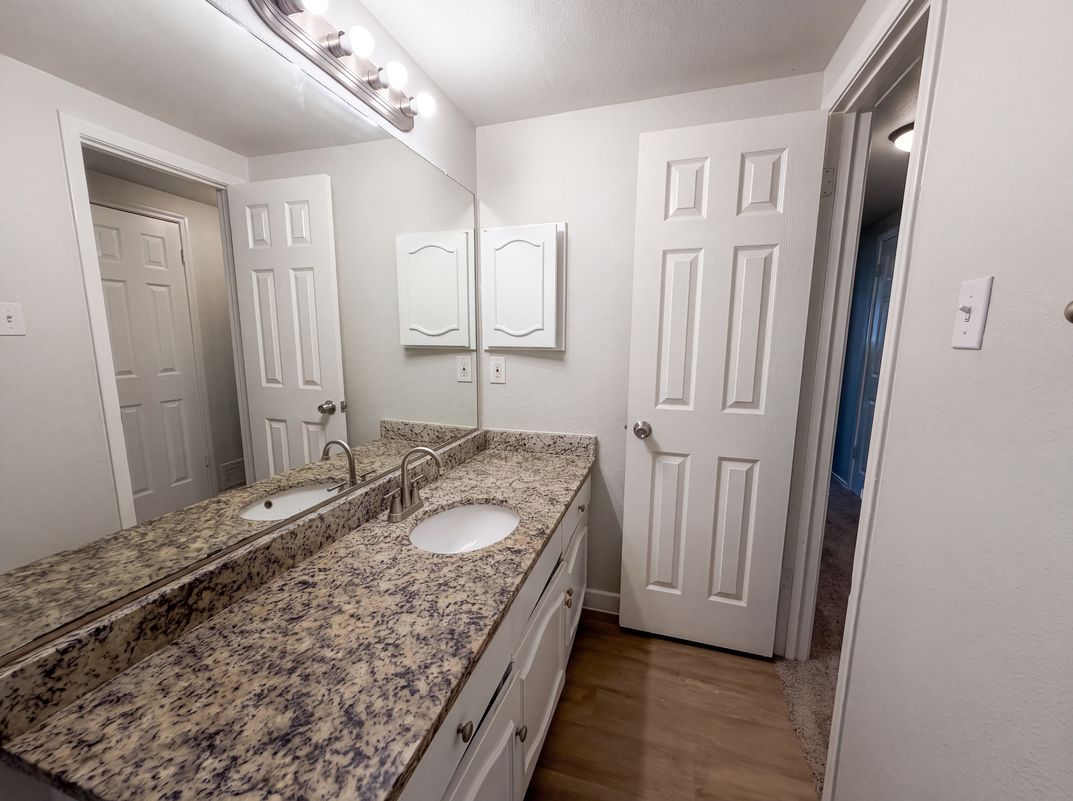 Photo 10 of 20 of 3969 Lost Creek Dr, Dallas, TX