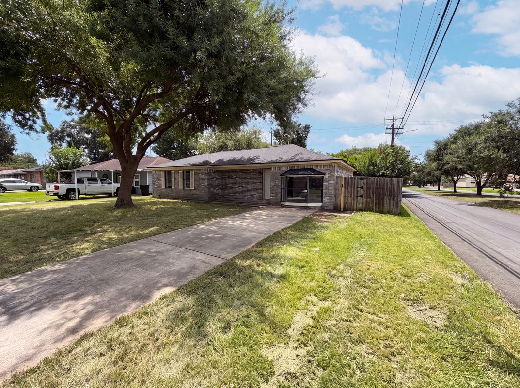Photo 19 of 20 of 10502 Bessemer St, Houston, TX