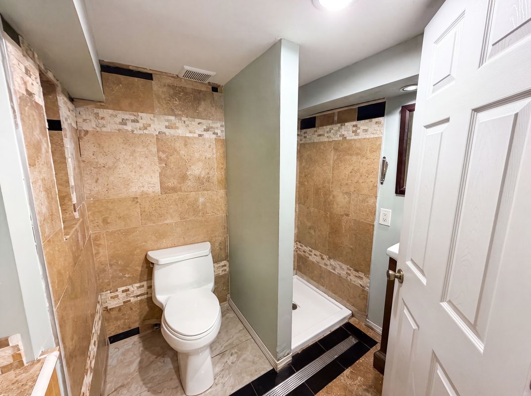 Photo 16 of 27 of 2591 Aldine St, Roseville, MN