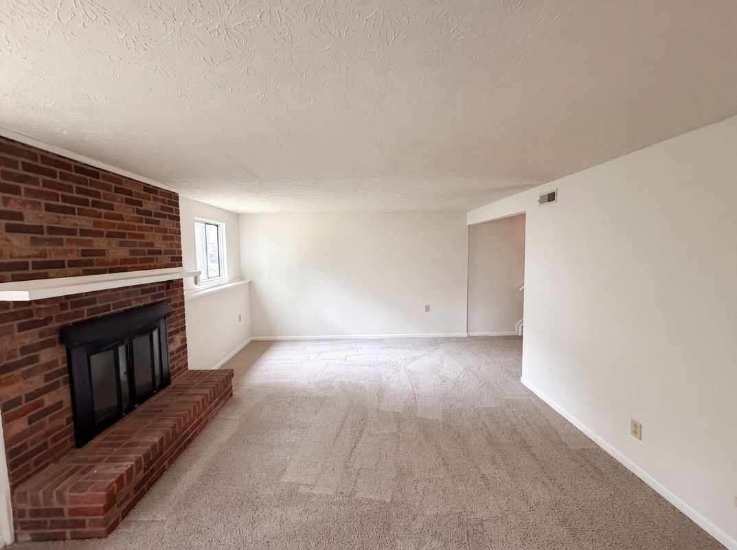 Photo 8 of 31 of 3920 Cedric Ln, Dublin, OH