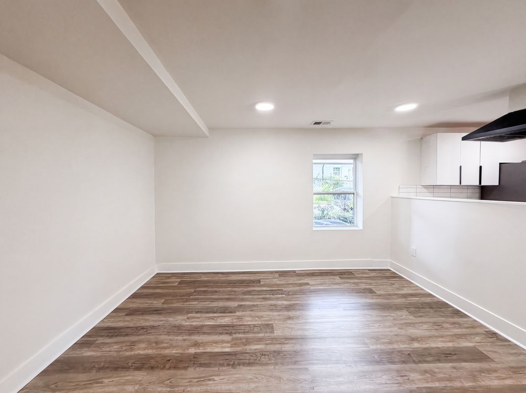 Photo 6 of 26 of 470 Oak Dr, Atlanta, GA