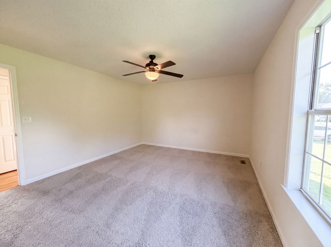 Photo 10 of 22 of 1112 Claire Dr, Spring Hill, TN