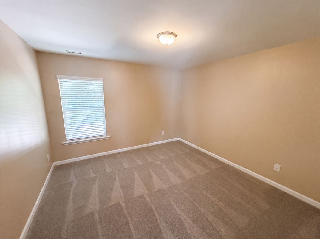 Photo 11 of 23 of 2471 Quincy Loop, Fairburn, GA