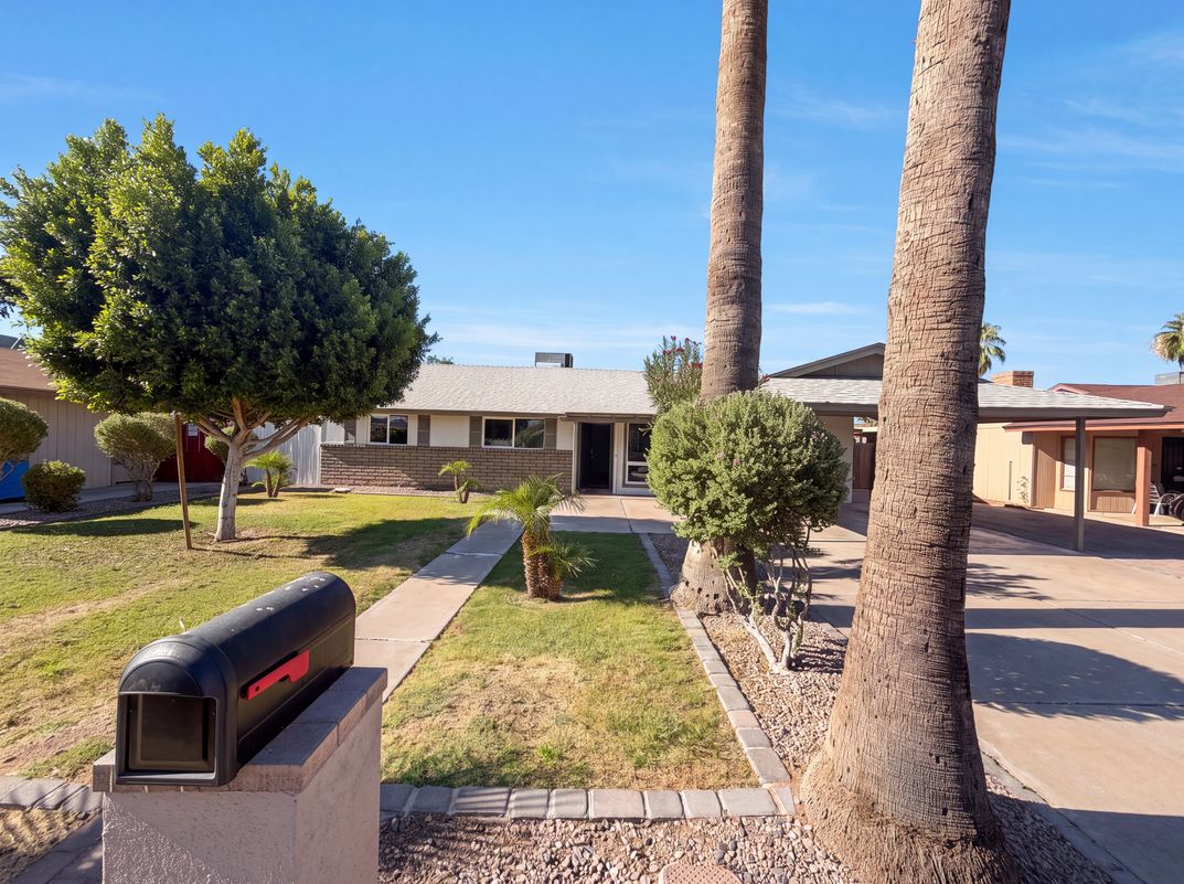 Photo 22 of 27 of 5617 W Hatcher Rd, Glendale, AZ