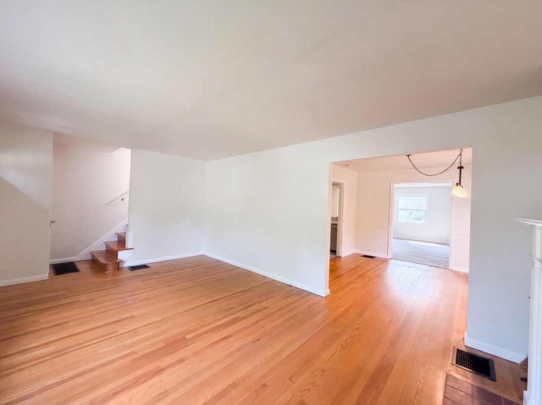 Photo 6 of 36 of 751 Grandon Ave, Columbus, OH