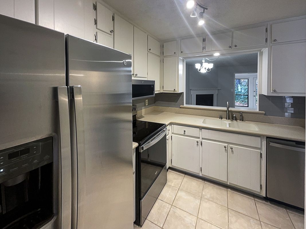 Photo 6 of 21 of 6090 Wintergreen Rd, Norcross, GA