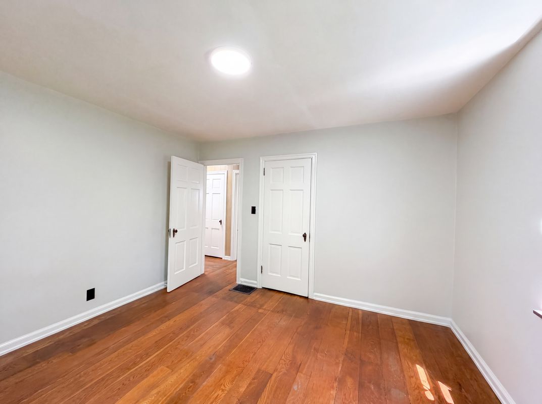 Photo 15 of 21 of 1304 Coolidge Ave, Cincinnati, OH