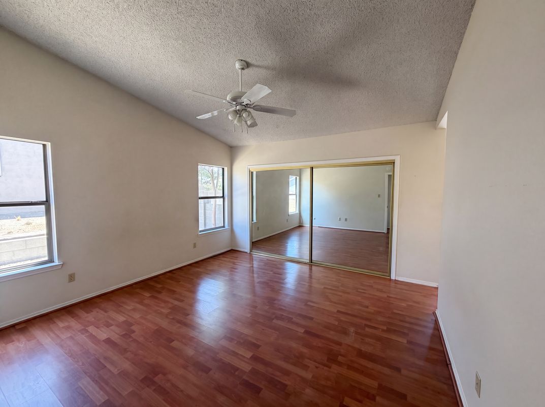 Photo 4 of 22 of 6908 Welton Dr NE, Albuquerque, NM