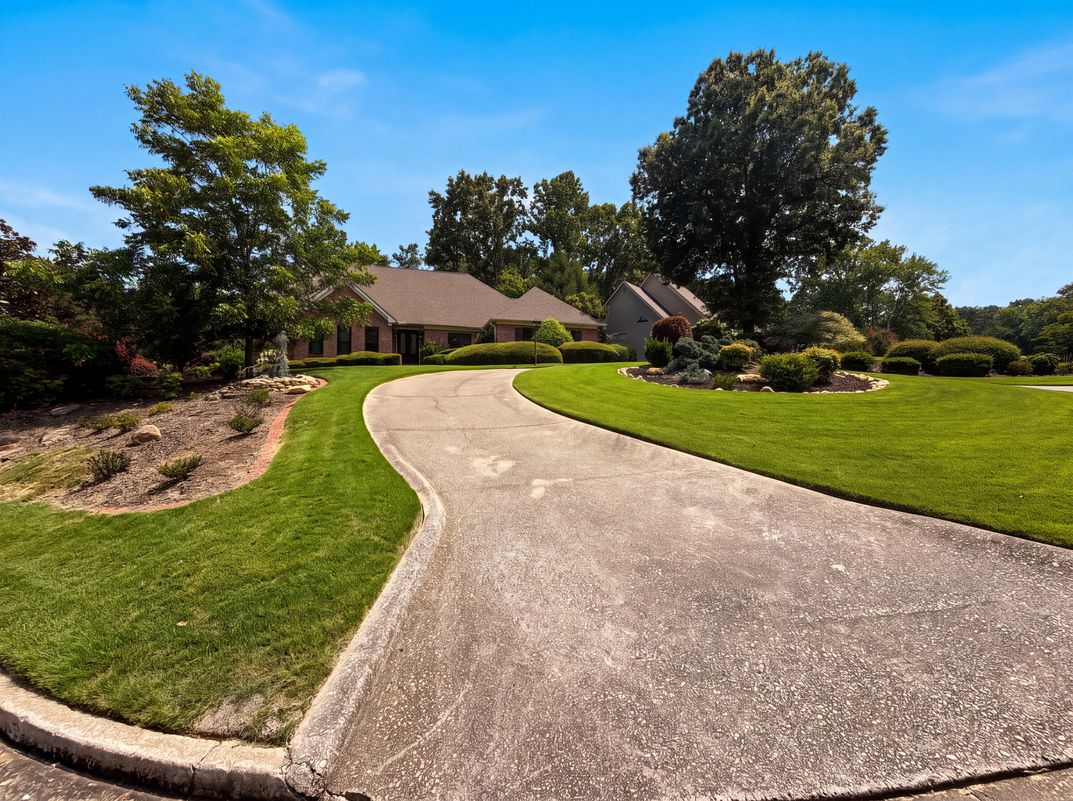 Photo 15 of 39 of 135 N Clublands Ct, Johns Creek, GA