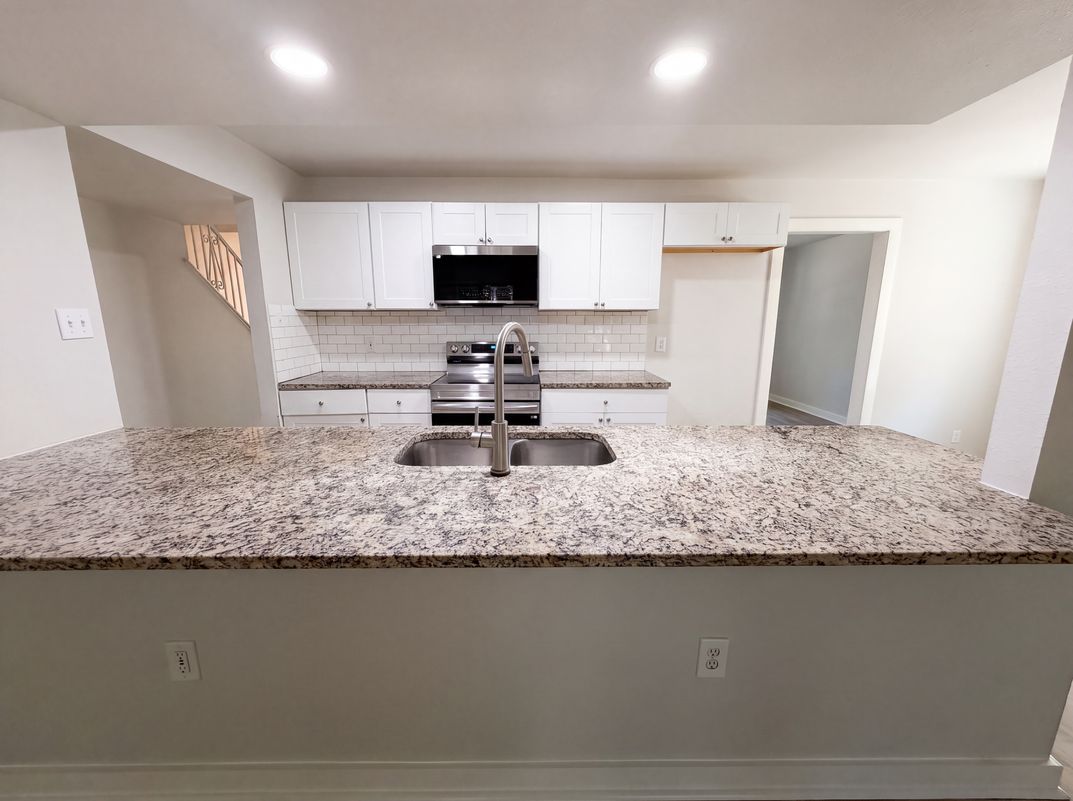 Photo 7 of 20 of 3969 Lost Creek Dr, Dallas, TX