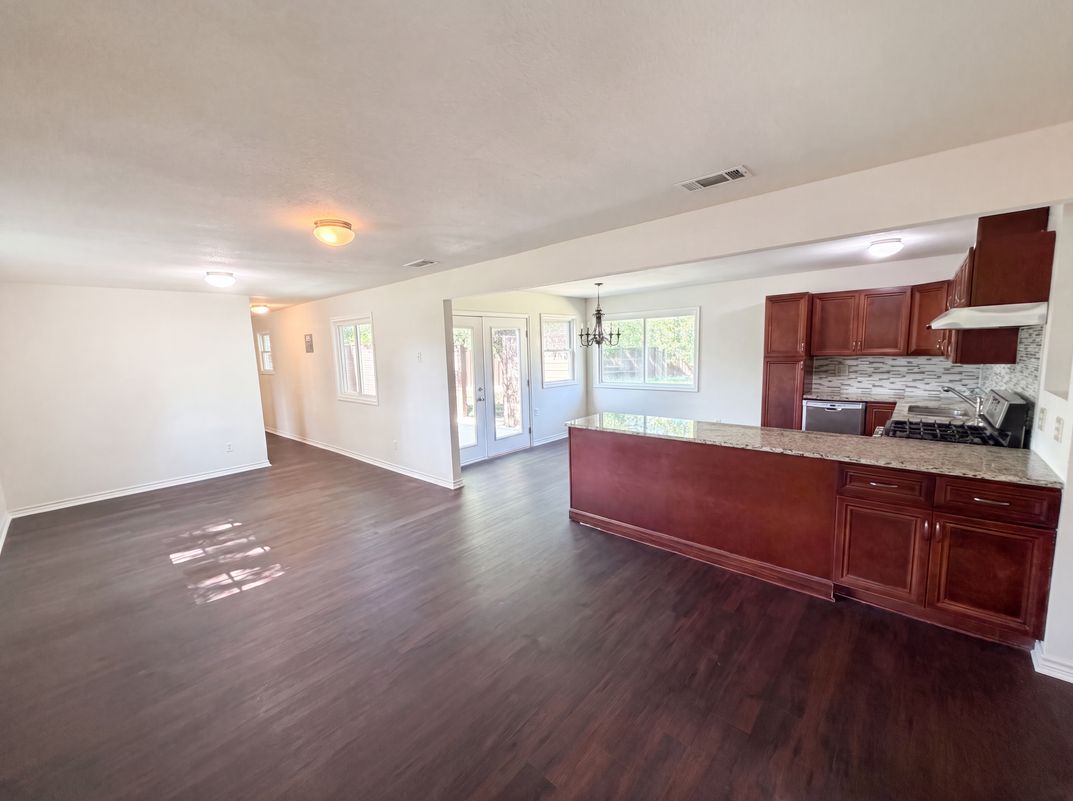 Photo 3 of 18 of 10504 Ruidosa St, Austin, TX