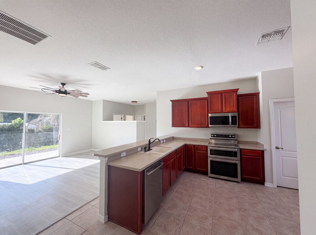 Photo 6 of 24 of 204 Round Man St, Leesburg, FL