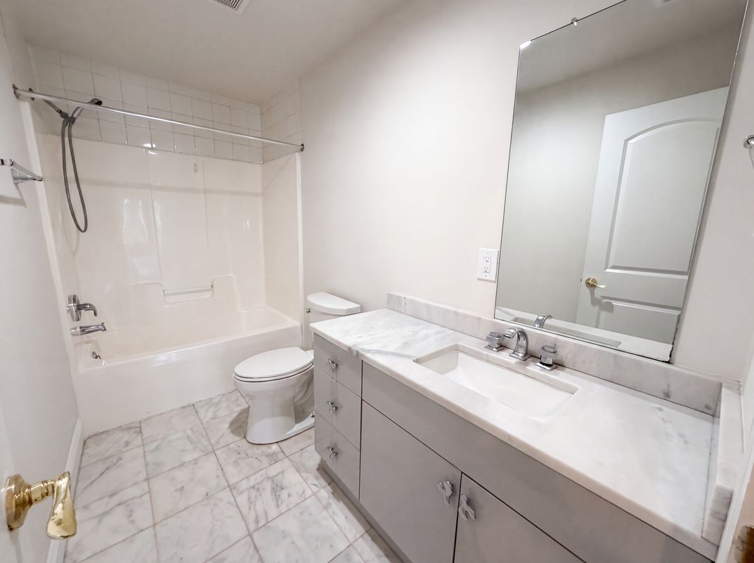 Photo 15 of 20 of 829 W 2nd North St, Summerville, SC