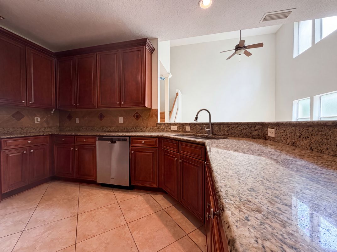 Photo 12 of 32 of 8331 Golden Bamboo Dr, Jacksonville, FL