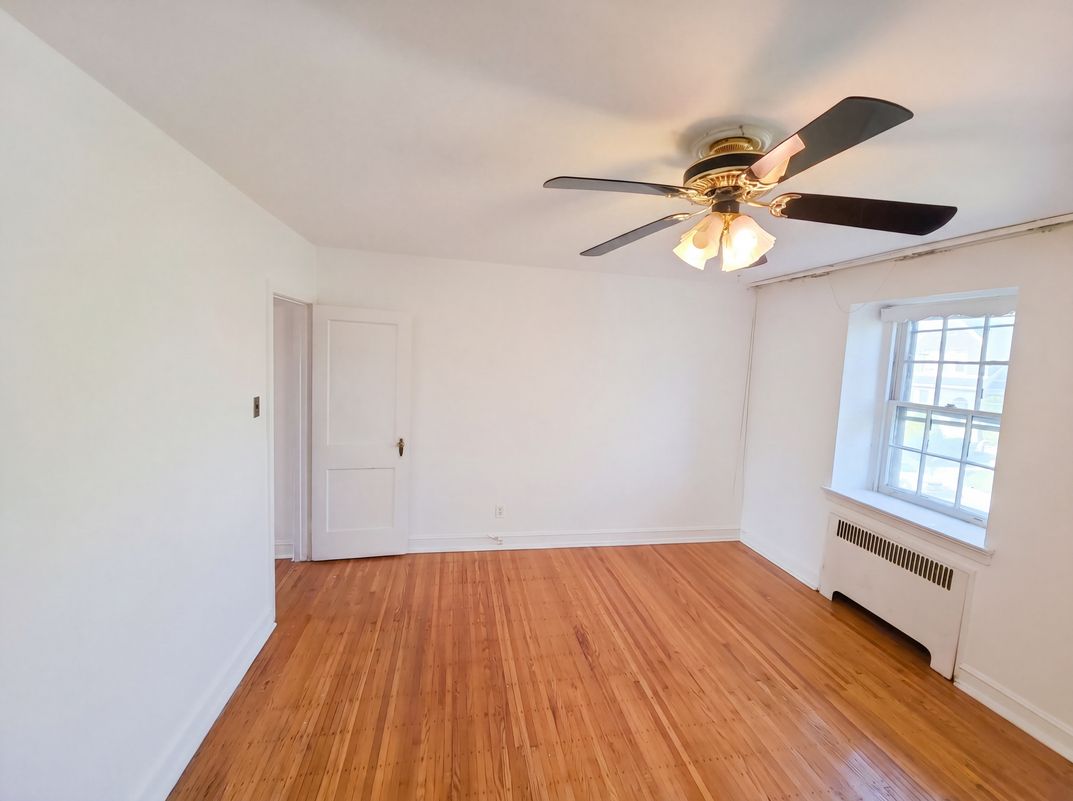 Photo 10 of 45 of 727 Cypress St, Lansdowne, PA