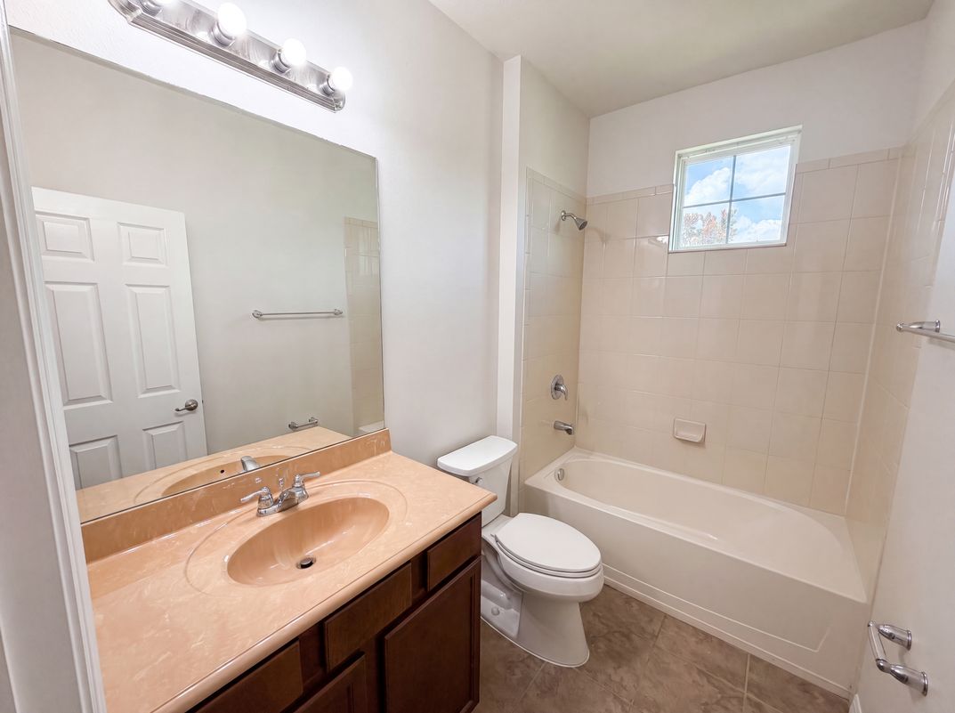 Photo 33 of 46 of 280 Chandler Cir, Oviedo, FL