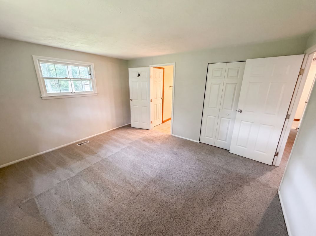 Photo 15 of 23 of 1537 W 74th Pl, Indianapolis, IN