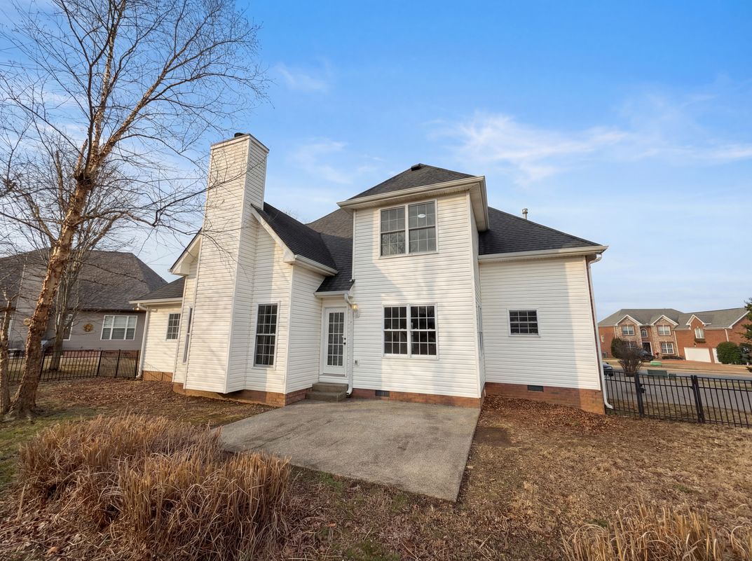 Photo 6 of 24 of 102 Riverbirch Ln, Hendersonville, TN