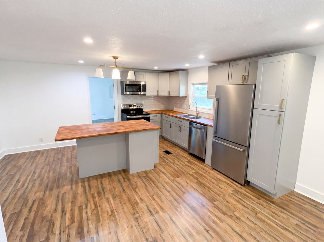 Photo 6 of 18 of 410 Madison St, Roanoke Rapids, NC