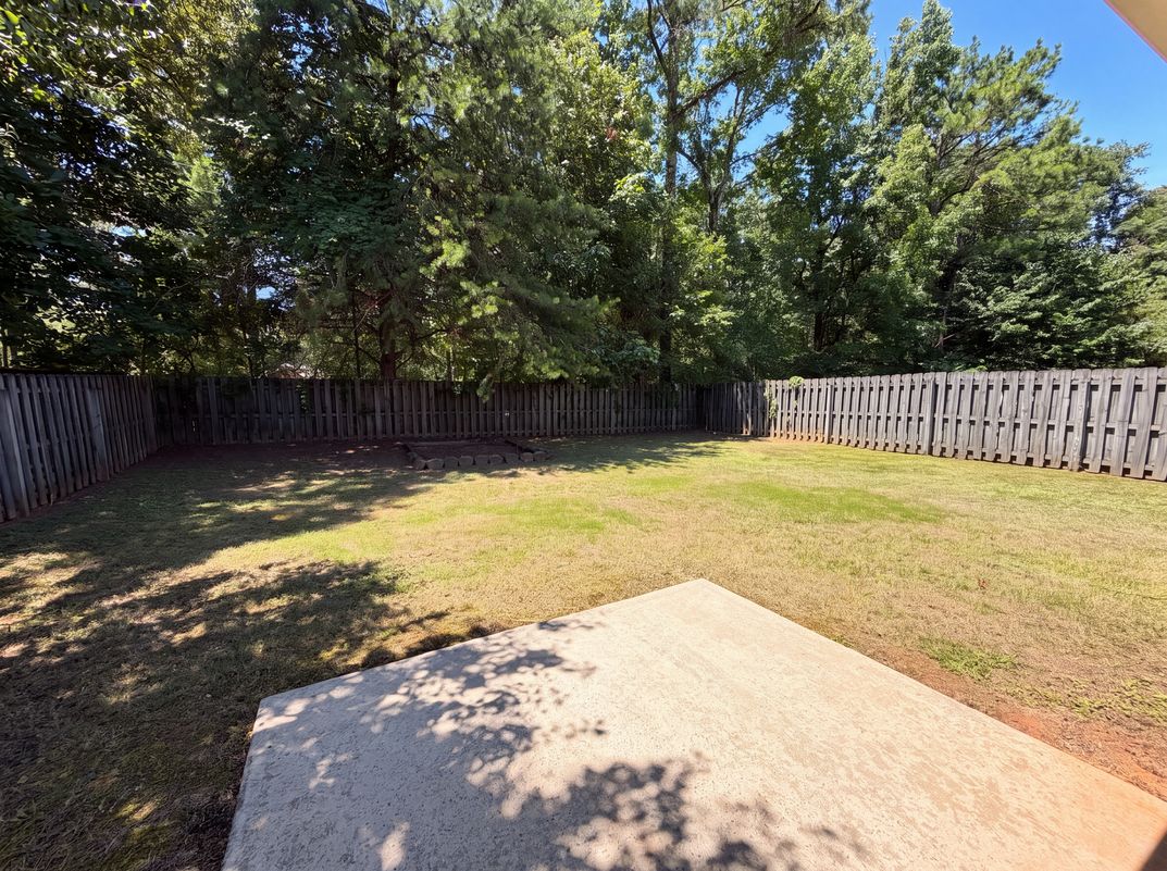 Photo 17 of 20 of 151 Carrington Ln, Calera, AL