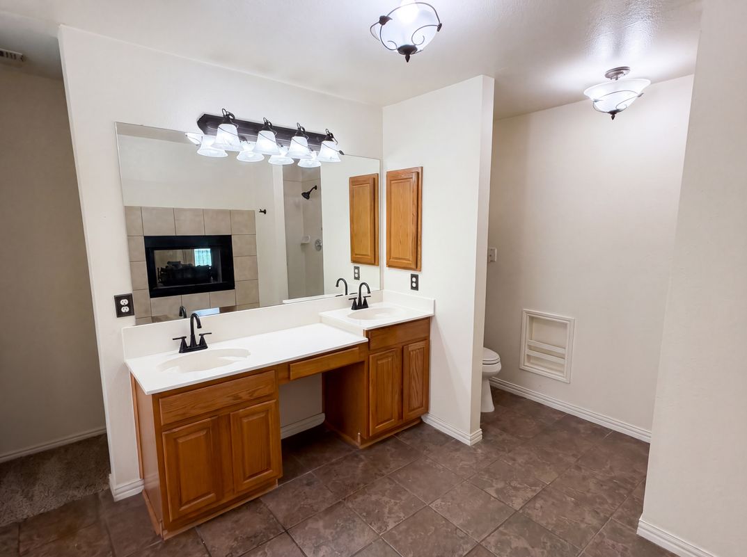 Photo 18 of 27 of 106 Forestview Rd, Hickory Creek, TX