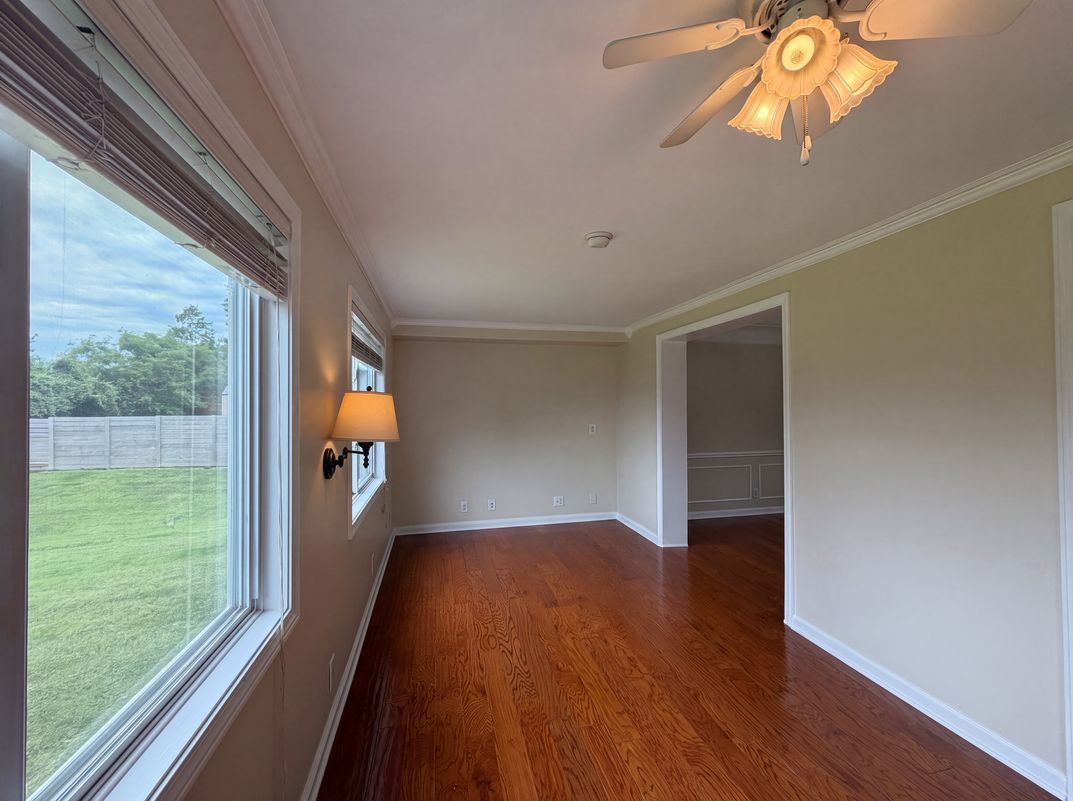 Photo 9 of 31 of 10489 Cinderella Dr, Montgomery, OH