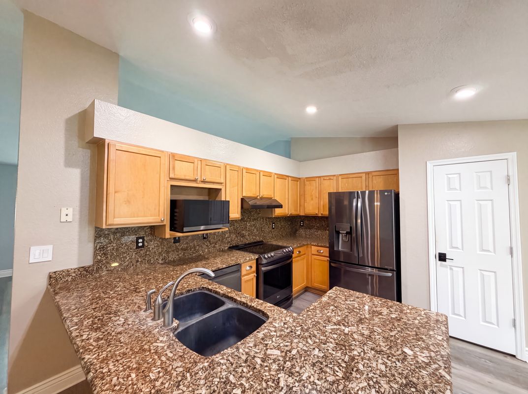 Property photo 2 of 38 Hemlock Terrace Pass