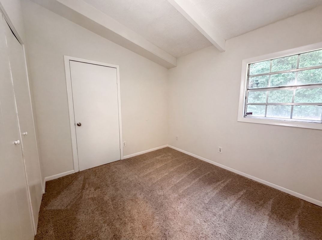 Photo 4 of 22 of 1034 NE 31st Ave, Gainesville, FL