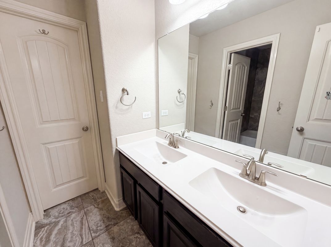 Photo 16 of 26 of 1058 Cedar Glen Dr, New Braunfels, TX