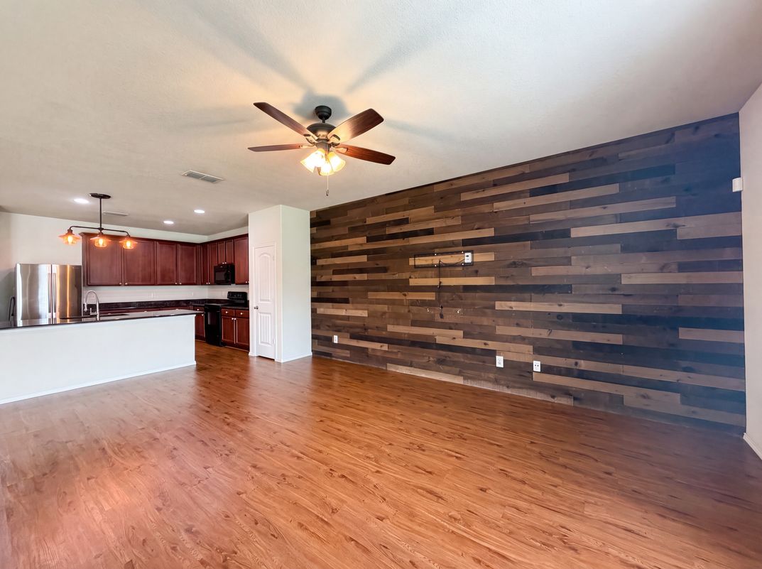 Photo 3 of 26 of 9165 Blackstone Dr, Providence Village, TX