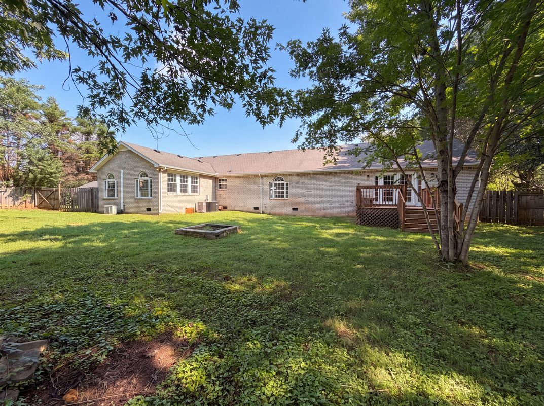 Photo 22 of 27 of 807 W Thompson Ln, Murfreesboro, TN