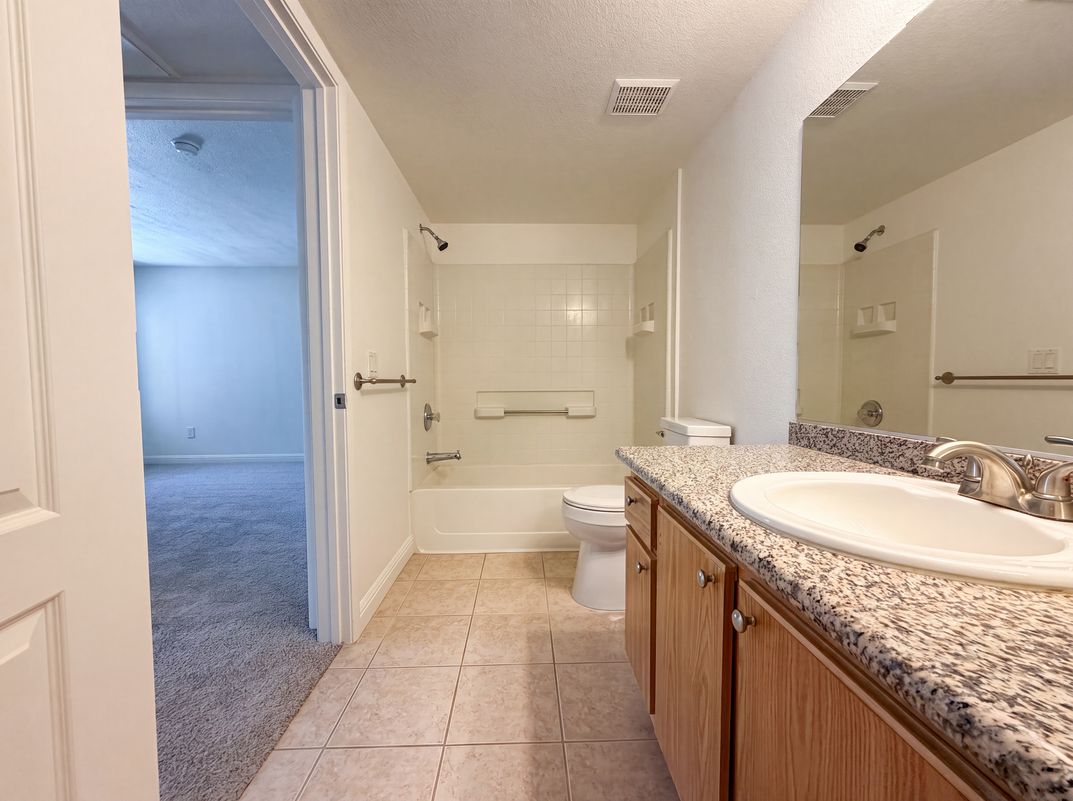 Photo 11 of 16 of 5055 W Hacienda Ave, Las Vegas, NV