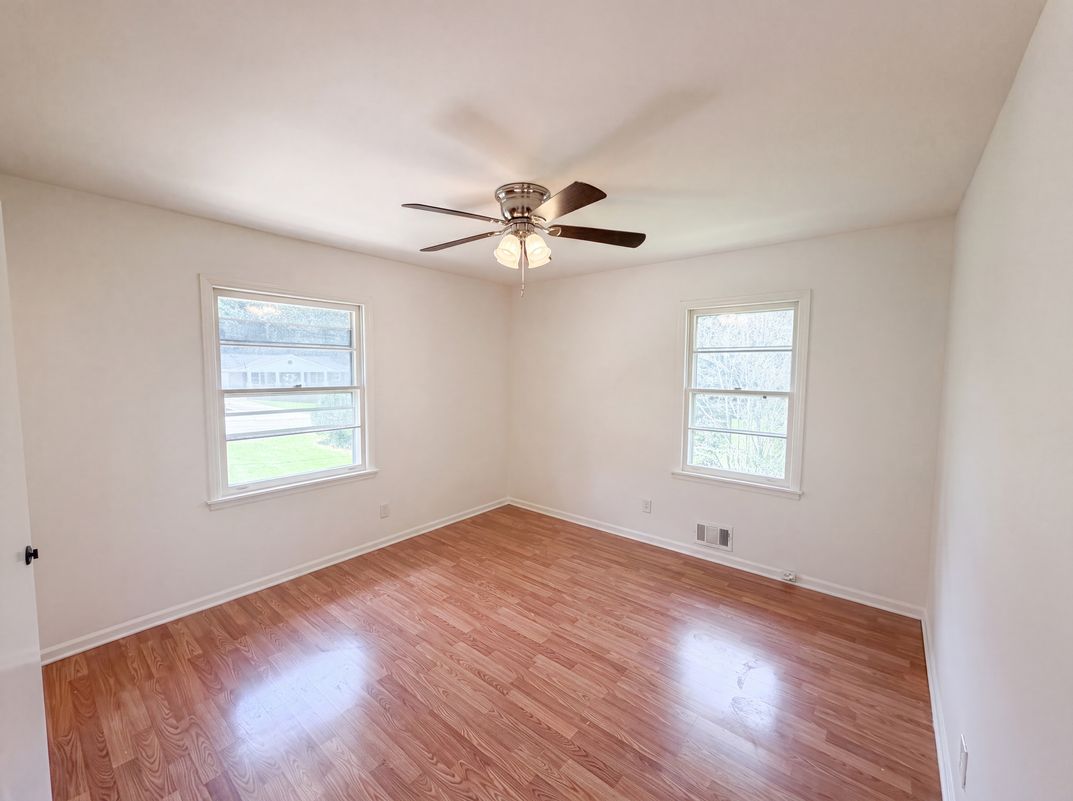 Photo 6 of 17 of 3119 Holbrook Dr SW, Marietta, GA